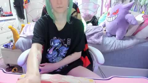 Snapshot of greeneyedlovexo chatting on 10-09-25, 06:39 GreenEyedLovexo online show from 10-09-25, 06:39