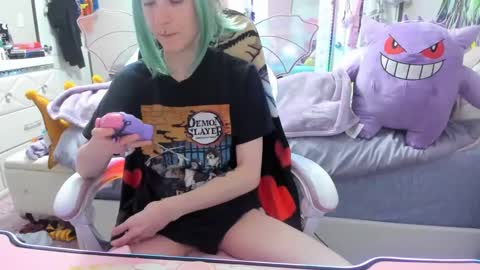 Snapshot of greeneyedlovexo chatting on 10-12-25, 10:42 GreenEyedLovexo online show from 10-12-25, 10:42