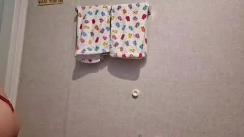 Snapshot of greeneyedlovexo chatting on 10-15-25, 06:41 GreenEyedLovexo online show from 10-15-25, 06:41