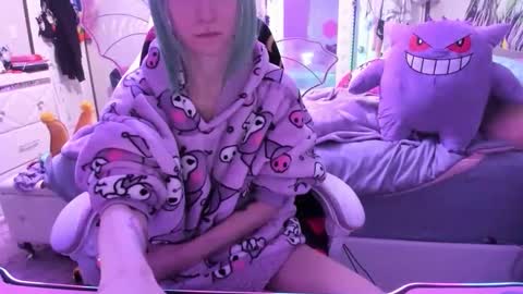 Snapshot of greeneyedlovexo chatting on 10-22-25, 02:06 GreenEyedLovexo online show from 10-22-25, 02:06