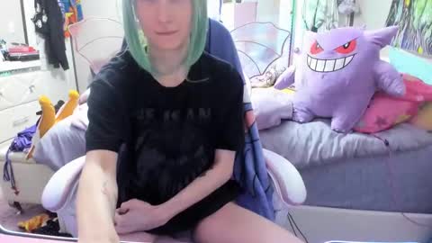 Snapshot of greeneyedlovexo chatting on 10-26-25, 09:21 GreenEyedLovexo online show from 10-26-25, 09:21