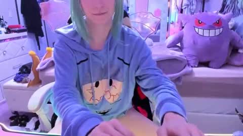 Snapshot of greeneyedlovexo chatting on 11-11-25, 02:33 GreenEyedLovexo online show from 11-11-25, 02:33