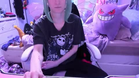 Snapshot of greeneyedlovexo chatting on 11-15-25, 03:08 GreenEyedLovexo online show from 11-15-25, 03:08