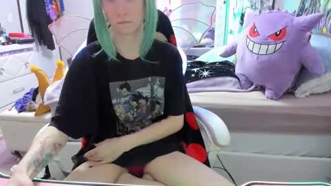 Snapshot of greeneyedlovexo chatting on 11-19-25, 06:19 GreenEyedLovexo online show from 11-19-25, 06:19