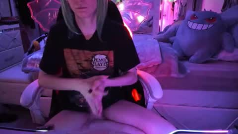 Snapshot of greeneyedlovexo chatting on 11-27-25, 06:15 GreenEyedLovexo online show from 11-27-25, 06:15