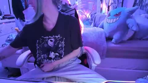 Snapshot of greeneyedlovexo chatting on 12-04-25, 03:43 GreenEyedLovexo online show from 12-04-25, 03:43