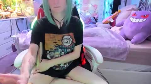 GreenEyedLovexo online show from 04-15-26, 08:09