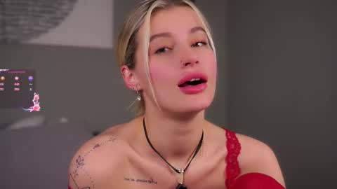 Snapshot of greengazon chatting on 02-05-26, 01:38 Kelly online show from 02-05-26, 01:38