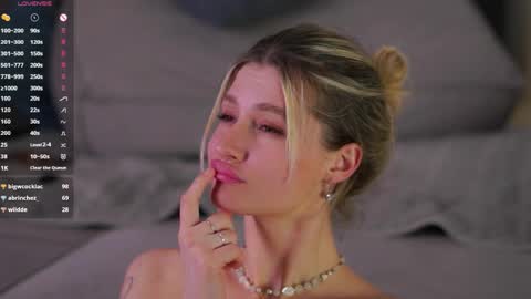 Kelly online show from 04-15-26, 07:58