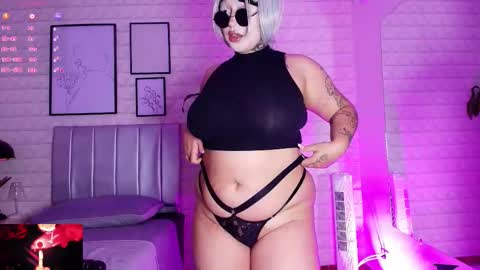 Snapshot of greennbella chatting on 09-22-25, 07:16 online show from 09-22-25, 07:16