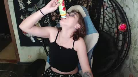 Snapshot of greenwitch9 chatting on 05-15-26, 11:39 Lina online show from 05-15-26, 11:39