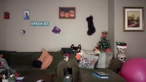 Snapshot of greenxxxqueen chatting on 11-22-25, 04:44 SexQueen Nikki online show from 11-22-25, 04:44