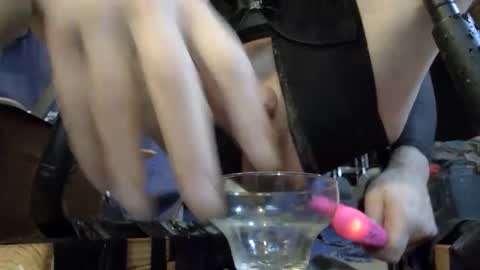 Snapshot of gregbball1 chatting on 12-21-25, 02:08 electrogee1 online show from 12-21-25, 02:08