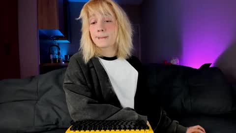Snapshot of gregory_byyrd chatting on 01-20-25, 08:29 Greg-independent model online show from 01-20-25, 08:29