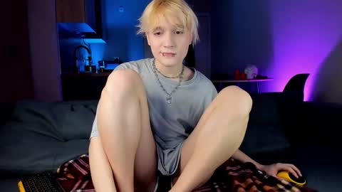 Snapshot of gregory_byyrd chatting on 01-26-25, 07:20 Greg-independent model online show from 01-26-25, 07:20