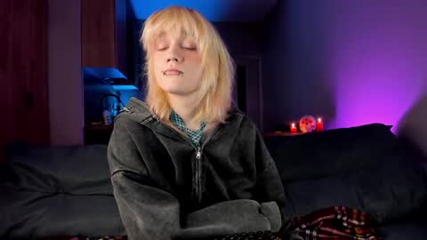 Snapshot of gregory_byyrd chatting on 02-01-25, 07:02 Greg-independent model online show from 02-01-25, 07:02