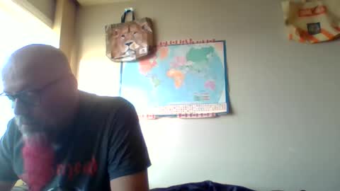 Snapshot of gregrev chatting on 05-06-26, 01:47 gregrev online show from 05-06-26, 01:47