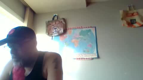 Snapshot of gregrev chatting on 05-19-26, 01:56 gregrev online show from 05-19-26, 01:56