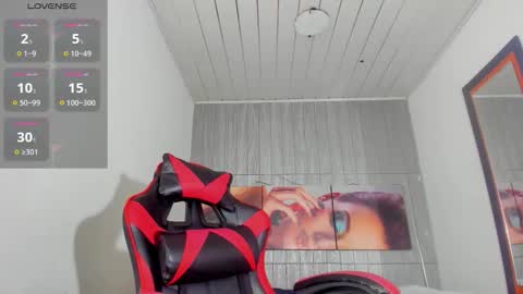 Snapshot of greiccy_20 chatting on 11-27-25, 04:03 GREICCY online show from 11-27-25, 04:03