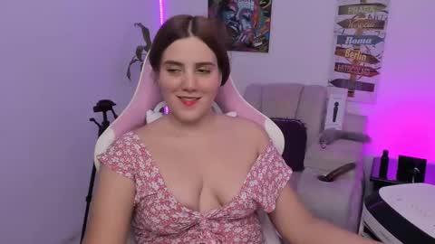 Snapshot of greta_smith2 chatting on 01-25-25, 08:00 Greta online show from 01-25-25, 08:00