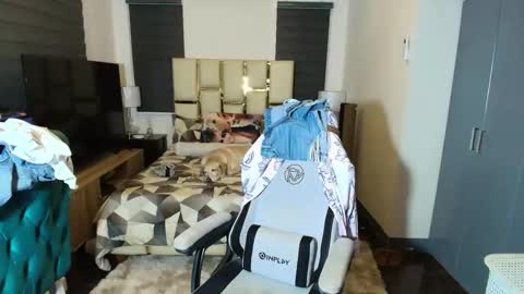 greta_v online show from 12-02-25, 10:20