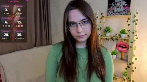 Snapshot of gretalinelle chatting on 05-31-26, 06:53 Cutie Ellie online show from 05-31-26, 06:53
