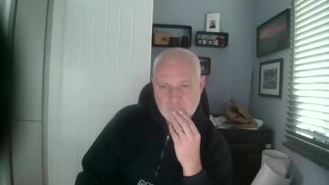 Snapshot of greyfox_6000 chatting on 02-17-25, 04:15 greyfox_6000 online show from 02-17-25, 04:15