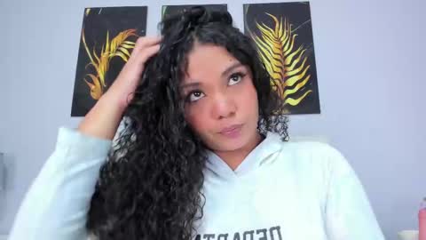 Snapshot of greymarii chatting on 03-02-25, 12:22 Marii online show from 03-02-25, 12:22