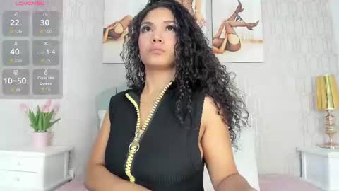 Snapshot of greymarii chatting on 06-17-26, 11:23 Marii online show from 06-17-26, 11:23