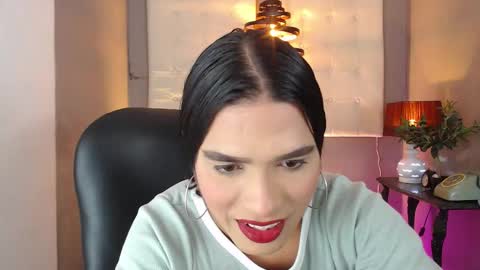 Snapshot of greys_ath chatting on 10-28-25, 04:05 greys online show from 10-28-25, 04:05