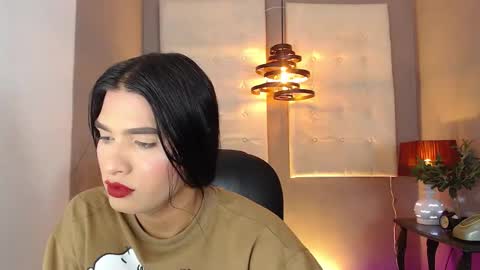 Snapshot of greys_ath chatting on 11-24-25, 04:23 greys online show from 11-24-25, 04:23