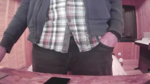 Snapshot of grimbergen123 chatting on 12-20-25, 08:49 Grim online show from 12-20-25, 08:49