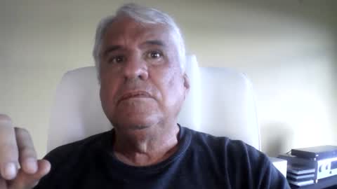 Snapshot of grisa01 chatting on 12-20-25, 07:32 grisa01 online show from 12-20-25, 07:32