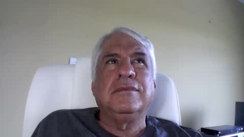 Snapshot of grisa01 chatting on 01-12-26, 12:10 grisa01 online show from 01-12-26, 12:10