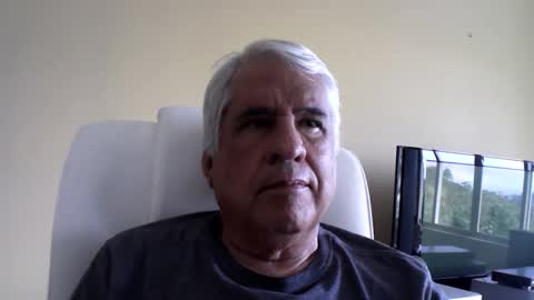 Snapshot of grisa01 chatting on 04-01-26, 01:01 grisa01 online show from 04-01-26, 01:01