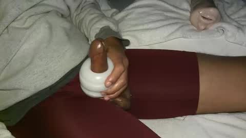 Snapshot of grizzlybone chatting on 11-08-25, 11:43 grizzlybone online show from 11-08-25, 11:43