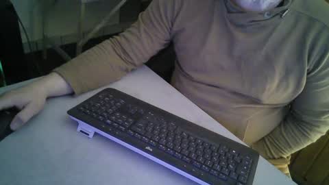 Snapshot of grooce_sub chatting on 02-03-25, 08:02 Grooce online show from 02-03-25, 08:02