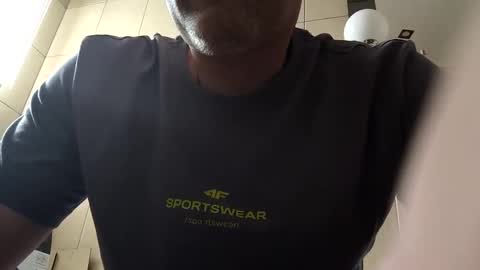 Snapshot of grzegorz34 chatting on 02-25-25, 08:47 Greg online show from 02-25-25, 08:47