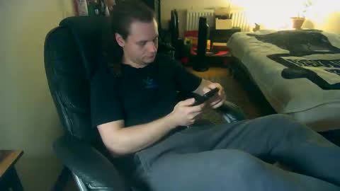 Snapshot of gsjw chatting on 11-23-25, 07:57 Gizzy online show from 11-23-25, 07:57