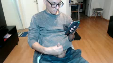 Snapshot of guachin_new chatting on 06-25-26, 05:12 guachin_new online show from 06-25-26, 05:12