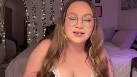 Snapshot of gueritabebe chatting on 10-29-25, 02:58 Eva online show from 10-29-25, 02:58