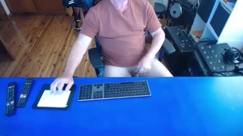 guesswhatigot2 online show from 01-12-25, 06:17