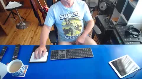 guesswhatigot2 online show from 01-21-25, 08:08