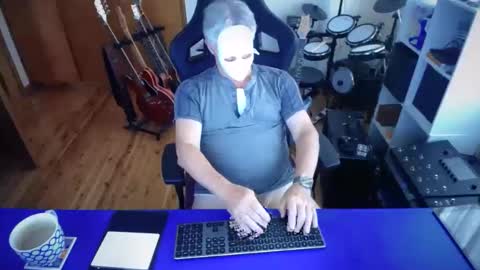 guesswhatigot2 online show from 02-28-25, 07:05