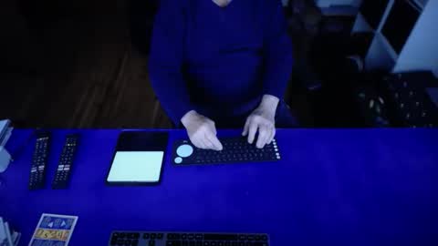 guesswhatigot2 online show from 09-16-25, 07:42