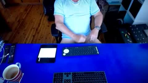 guesswhatigot2 online show from 10-25-25, 02:30