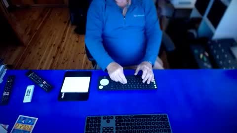 guesswhatigot2 online show from 10-29-25, 06:48