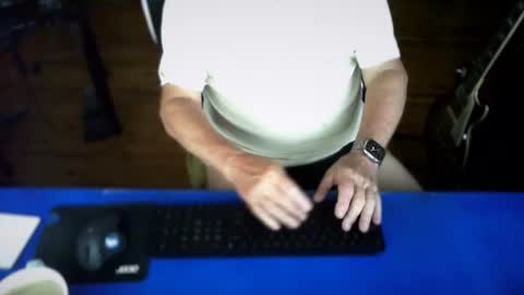 guesswhatigot2 online show from 04-21-26, 12:22