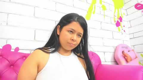 Snapshot of guiaanderson chatting on 11-19-25, 12:05 GuiaAnderson online show from 11-19-25, 12:05