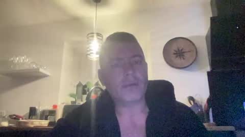 guil0 online show from 09-30-25, 07:13